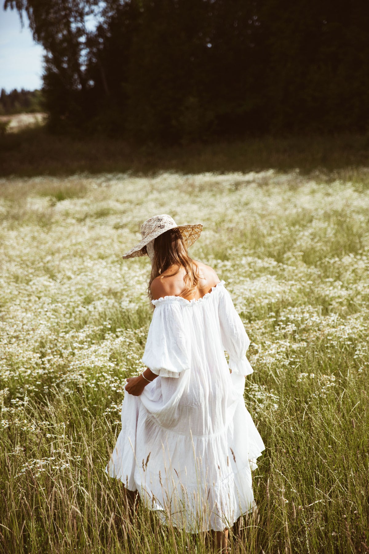 CLARA | by @eliassonlinus & @angelickpicture