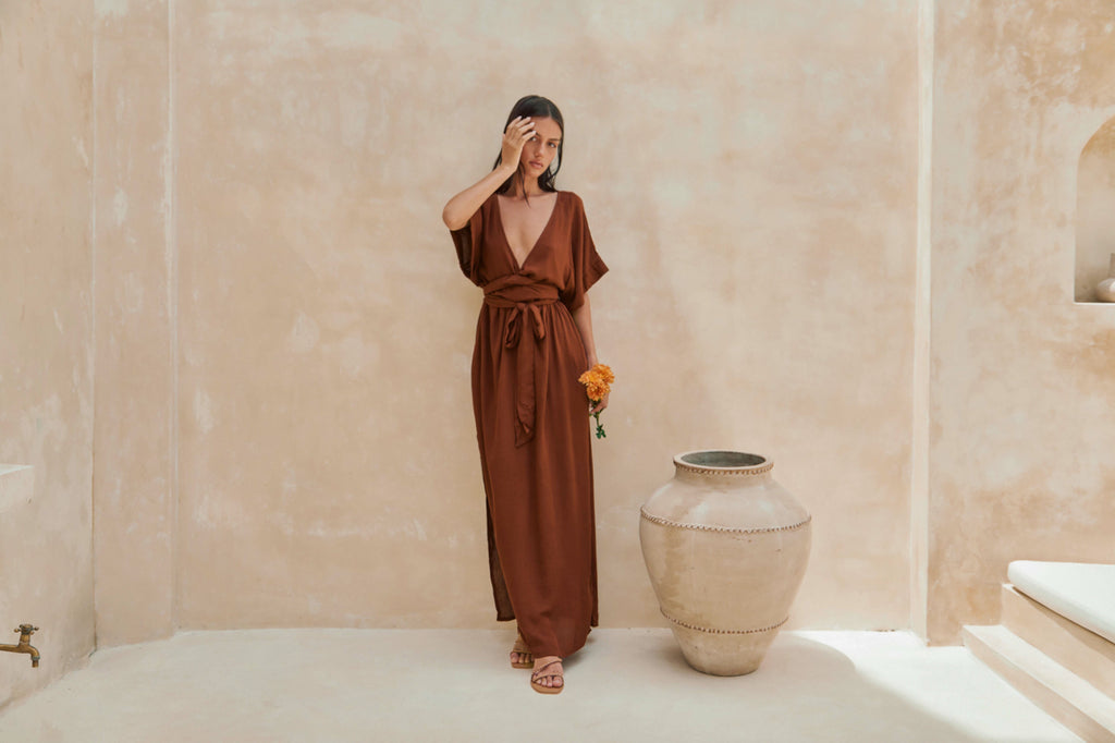 How to tie the Melody Maxi Dress HAZEL & FOLK How to tie the Melody Maxi Dress HAZEL & FOLK
