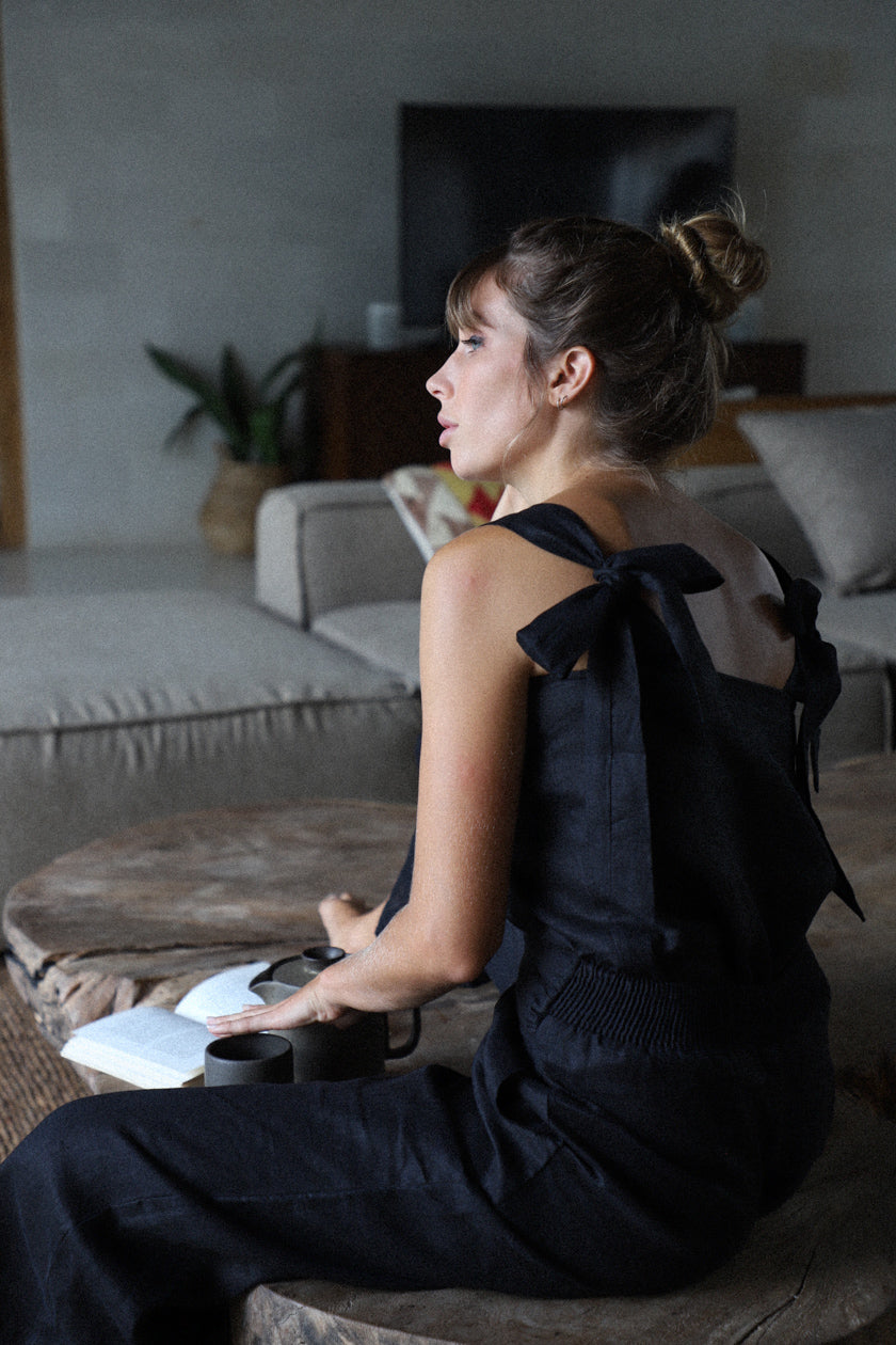 Amelia Pant | Black